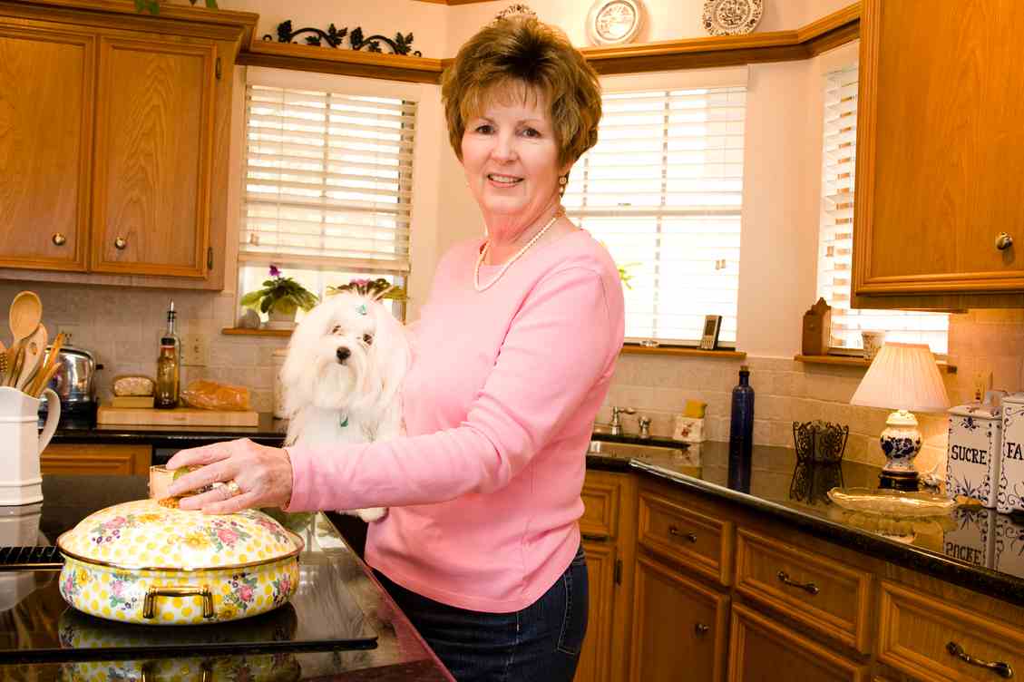 cane in cucina