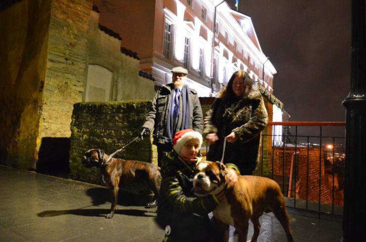 portare cane fuori sera