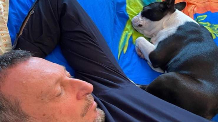 La foto piena di tenerezza (Foto Instagram)