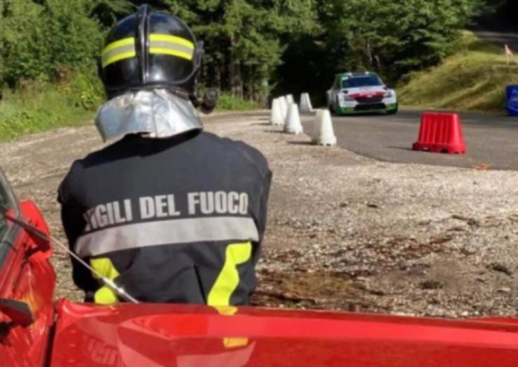 I vigili del fuoco all'opera