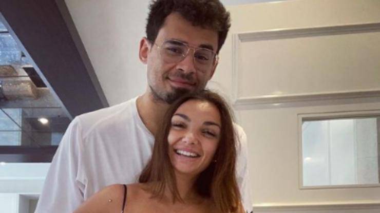 Elettra e il marito felici (Foto Instagram)