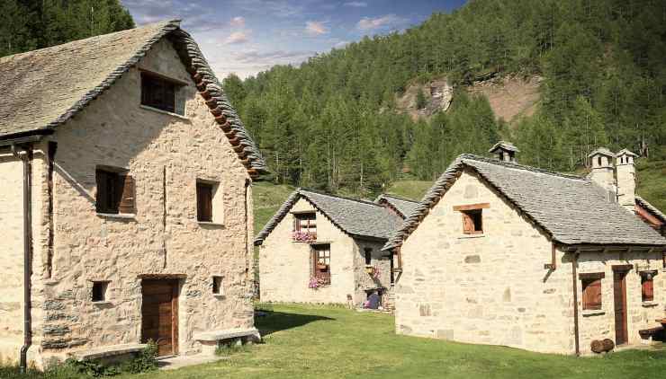 Casale in campagna (Foto Pixabay)