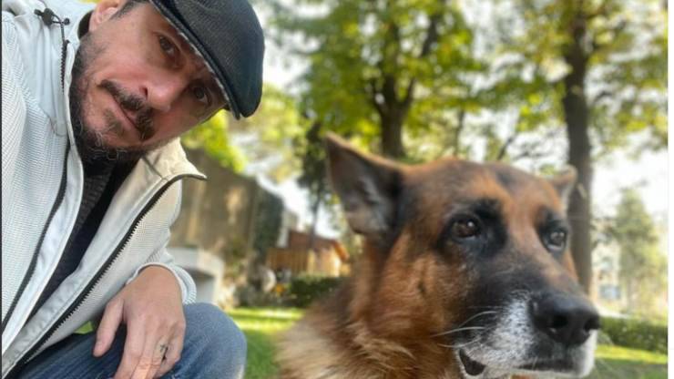 Chi è Smog, il cane di Luca Bizzarri Luca Bizzarri e il cane Smog