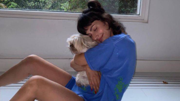 Úrsula Corberó e il suo cane