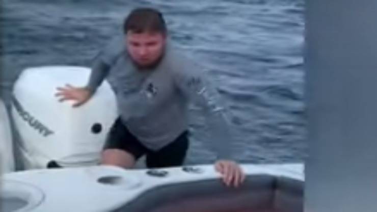 Uno degli autori del salvataggio (Foto video)