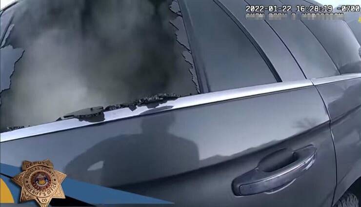 Auto in fiamme (Screen video)