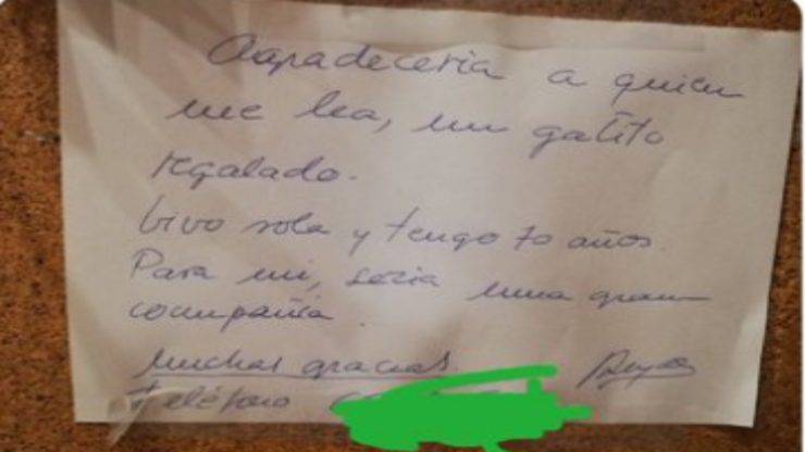Il biglietto dell'anziana (Foto Twitter)
