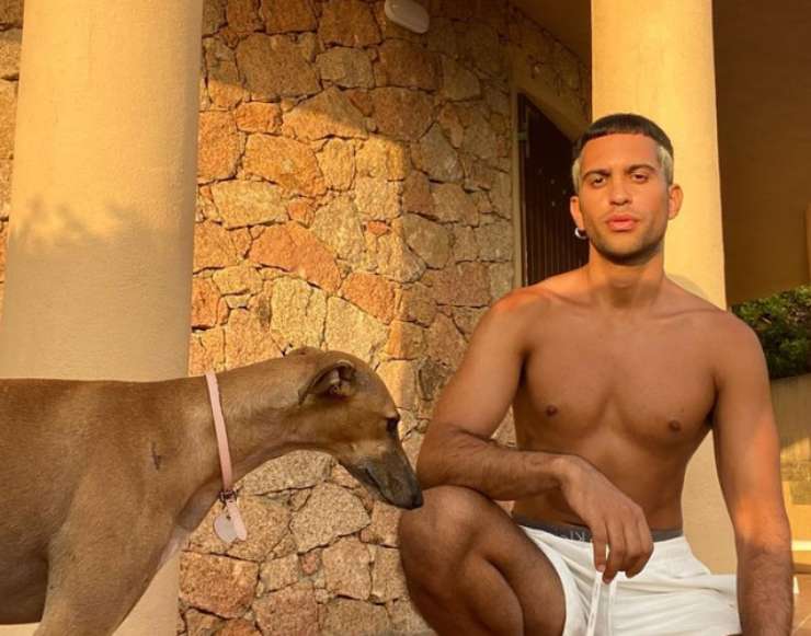 Mahmood e il suo cane