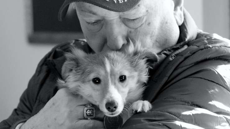 cane e anziano
