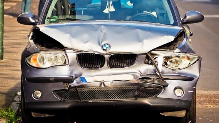 macchina incidente