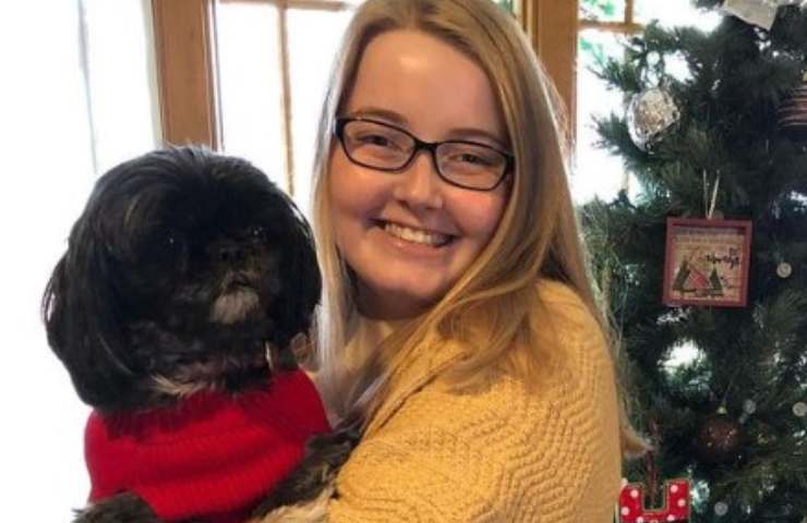 ragazza si licenzia dopo morte cane