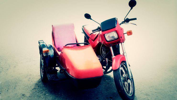 Moto con sidecar