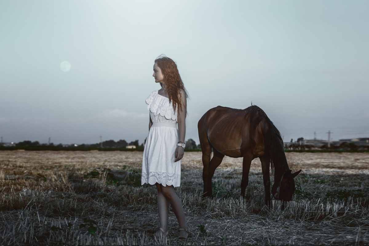 Ragazza con cavallo