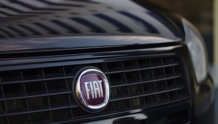 Auto Fiat Punto di colore nero
