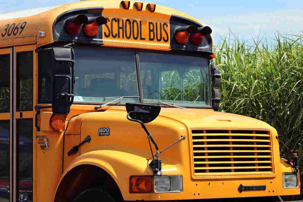 Russell Ruff guidava uno school bus